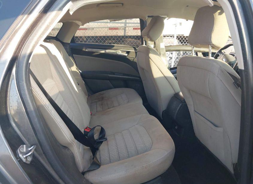 Photo 8 of 2020 Ford Fusion S (VIN 3FA6P0G74LR135520)