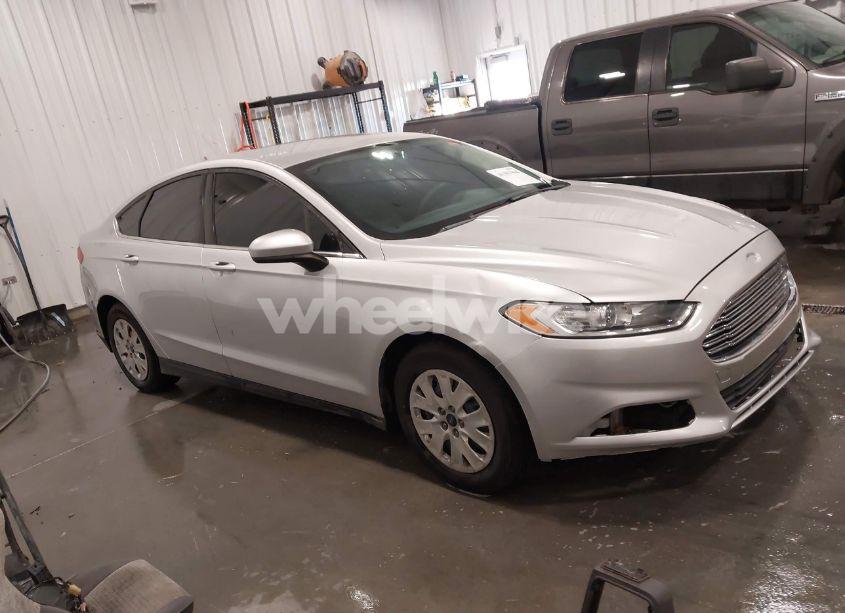 2013 Ford Fusion S (VIN 3FA6P0G75DR373202) main photo