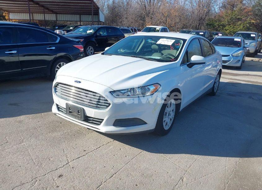 Photo 2 of 2014 Ford Fusion S (VIN 3FA6P0G75ER110323)