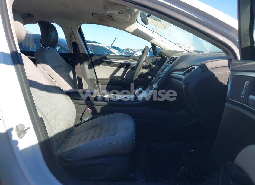 Photo 5 of 2014 Ford Fusion S (VIN 3FA6P0G75ER110323)