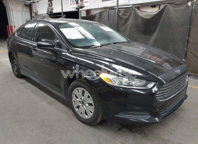 2014 Ford Fusion S (VIN 3FA6P0G75ER243079) main photo