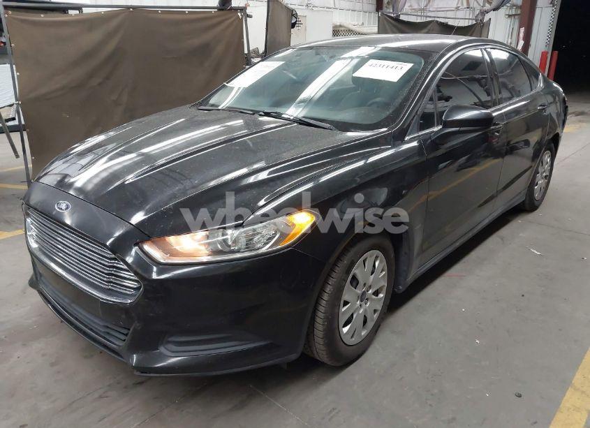 Photo 2 of 2014 Ford Fusion S (VIN 3FA6P0G75ER243079)