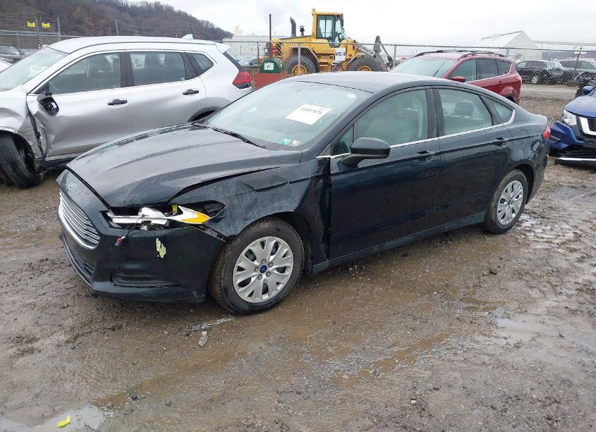Photo 2 of 2014 Ford Fusion S (VIN 3FA6P0G75ER313325)