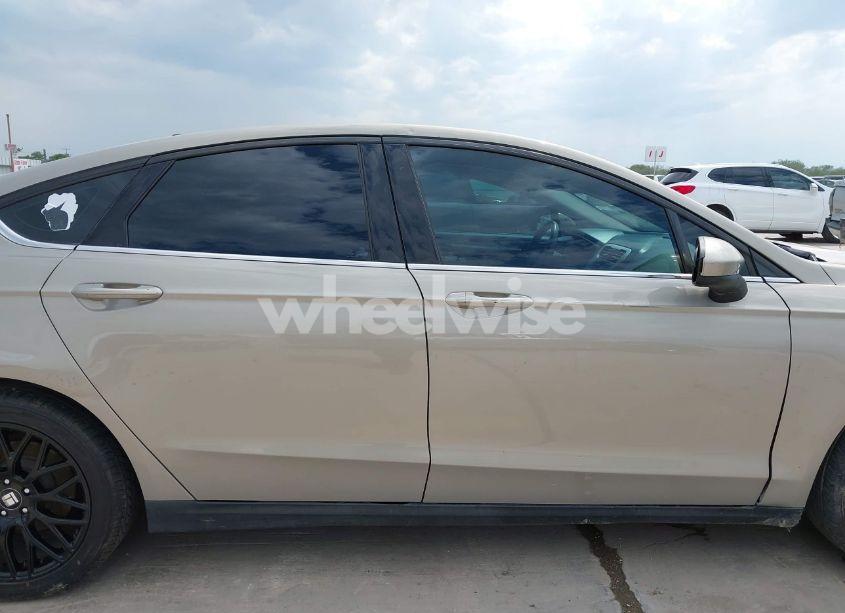 Photo 13 of 2015 Ford Fusion S (VIN 3FA6P0G75FR193947)