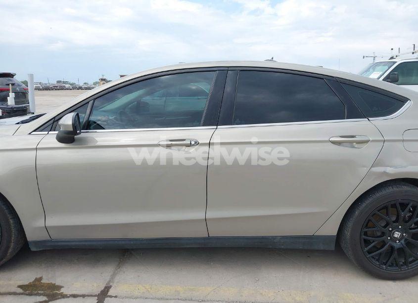 Photo 14 of 2015 Ford Fusion S (VIN 3FA6P0G75FR193947)