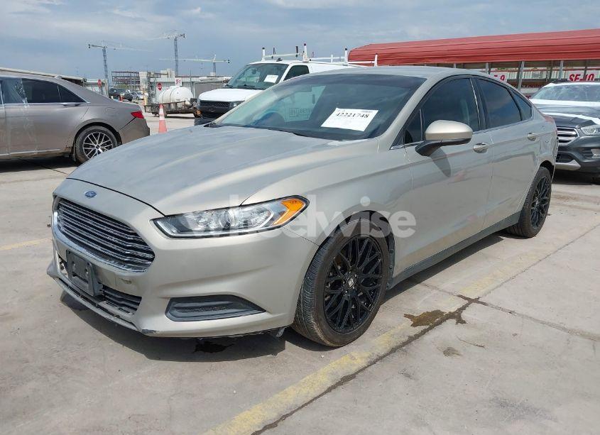 Photo 2 of 2015 Ford Fusion S (VIN 3FA6P0G75FR193947)