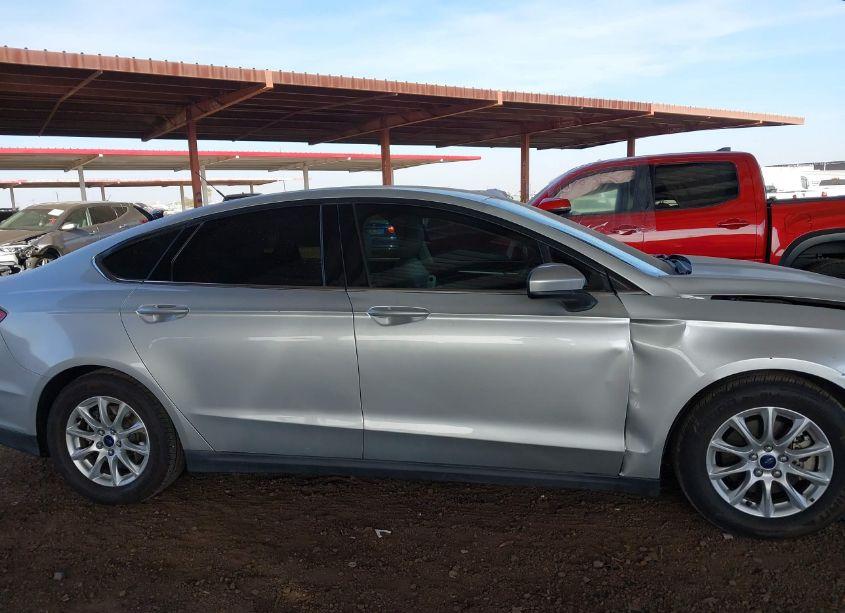 Photo 13 of 2015 Ford Fusion S (VIN 3FA6P0G75FR205563)