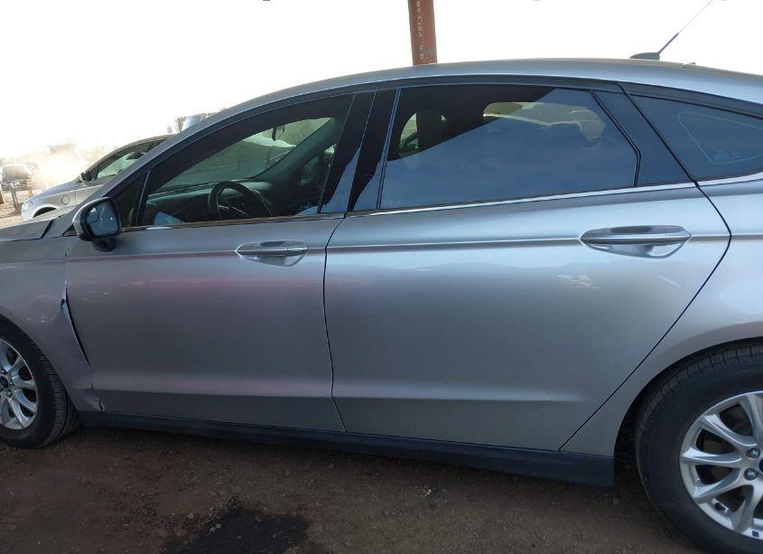 Photo 14 of 2015 Ford Fusion S (VIN 3FA6P0G75FR205563)