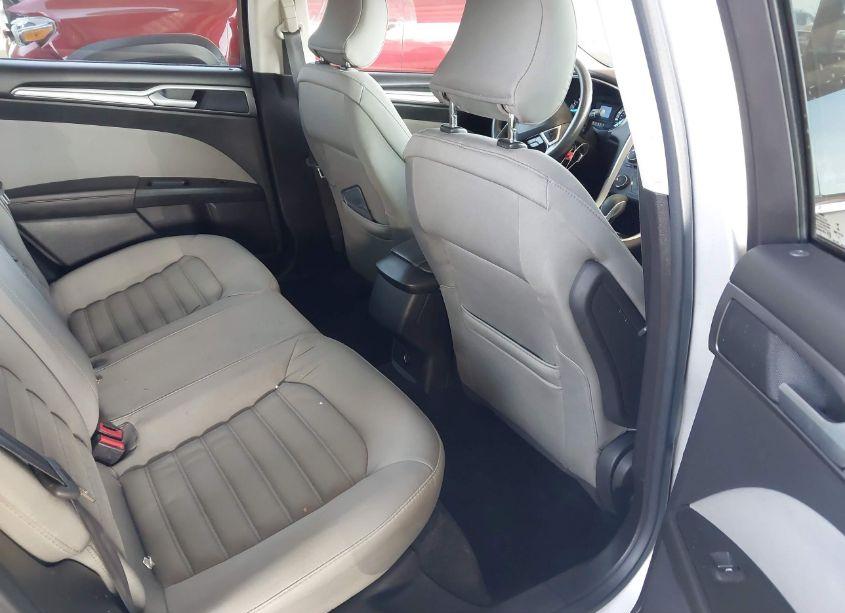 Photo 8 of 2015 Ford Fusion S (VIN 3FA6P0G75FR205563)