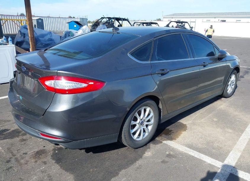 Photo 4 of 2015 Ford Fusion S (VIN 3FA6P0G75FR246131)
