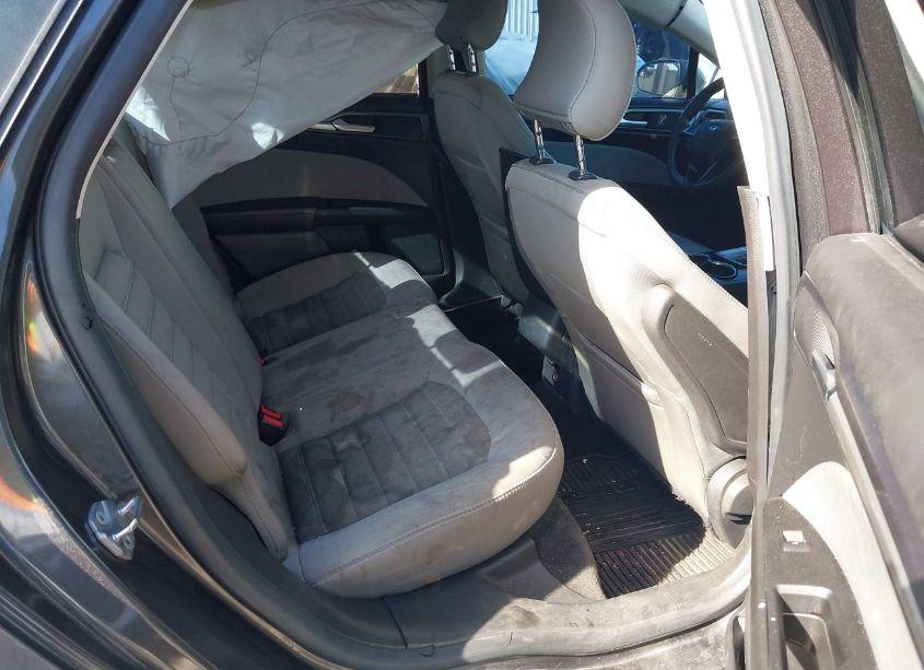 Photo 8 of 2015 Ford Fusion S (VIN 3FA6P0G75FR246131)