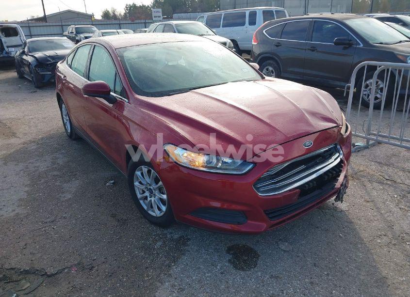 2015 Ford Fusion S (VIN 3FA6P0G75FR261017) main photo