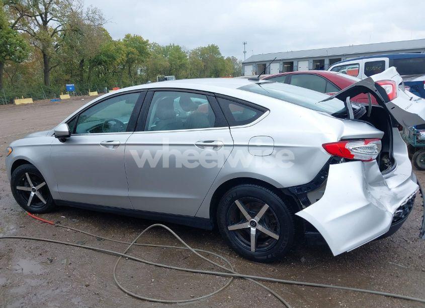 Photo 14 of 2016 Ford Fusion S (VIN 3FA6P0G75GR131675)