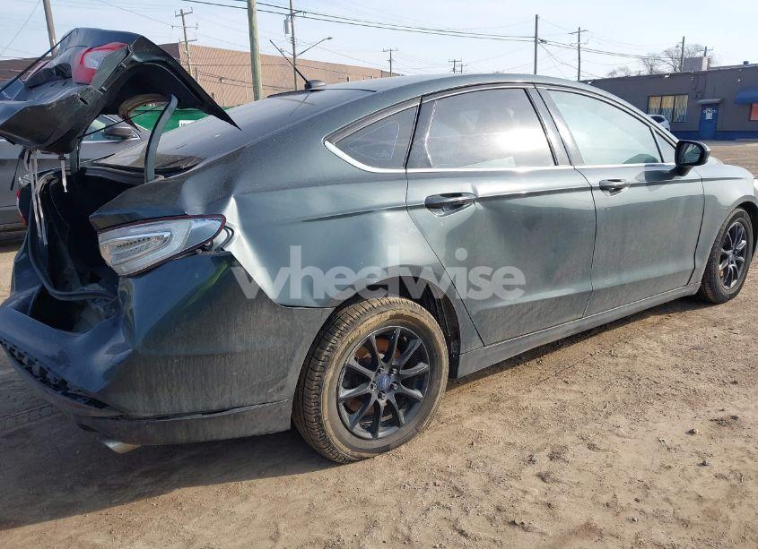 Photo 4 of 2016 Ford Fusion S (VIN 3FA6P0G75GR152204)