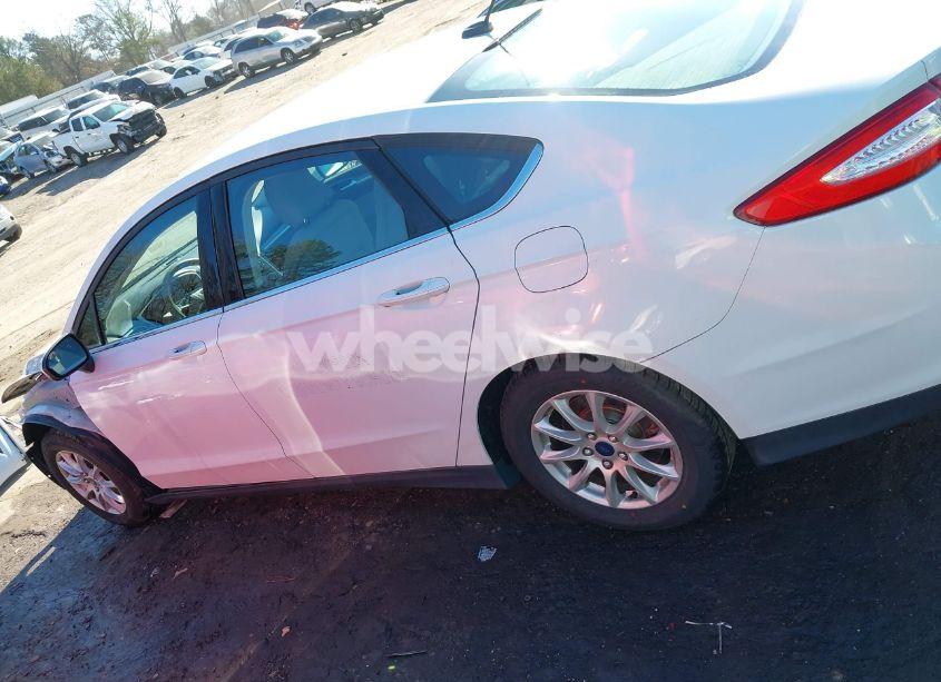 Photo 15 of 2016 Ford Fusion S (VIN 3FA6P0G75GR332749)