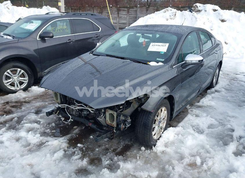 Photo 2 of 2016 Ford Fusion S (VIN 3FA6P0G75GR369266)