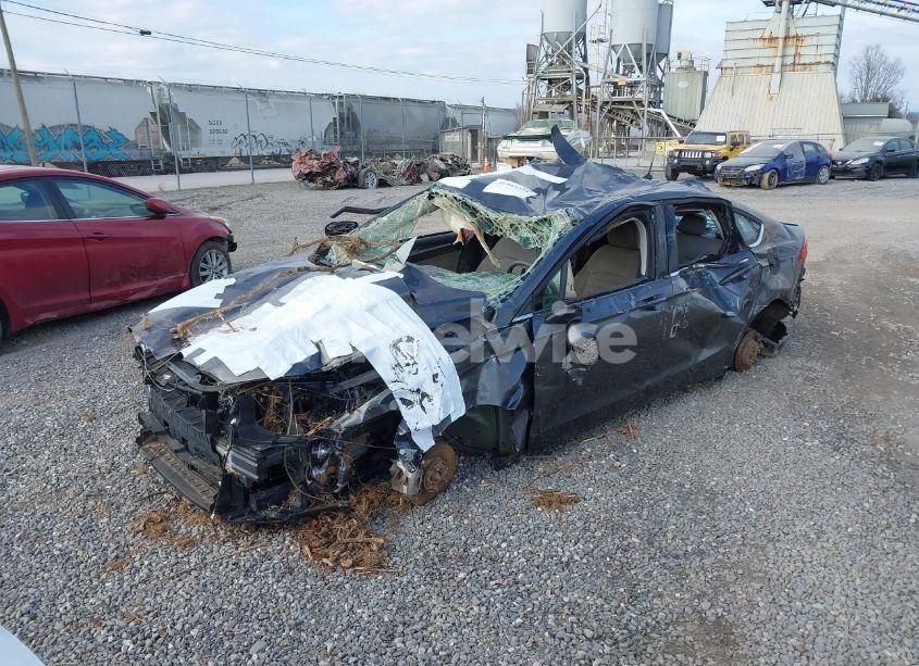 Photo 2 of 2016 Ford Fusion S (VIN 3FA6P0G75GR389694)