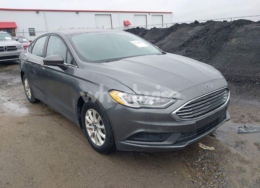 2017 Ford Fusion S (VIN 3FA6P0G75HR169893) main photo