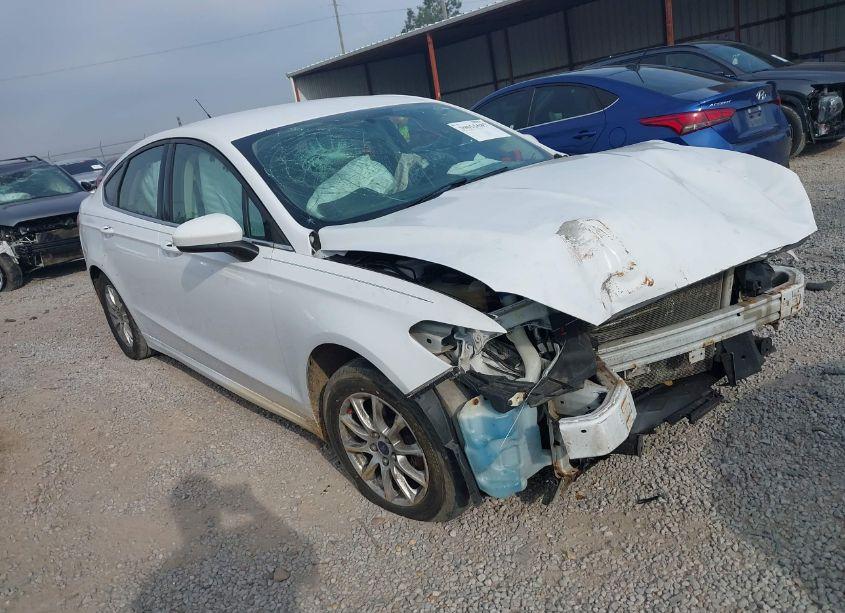 2017 Ford Fusion S (VIN 3FA6P0G75HR236573) main photo