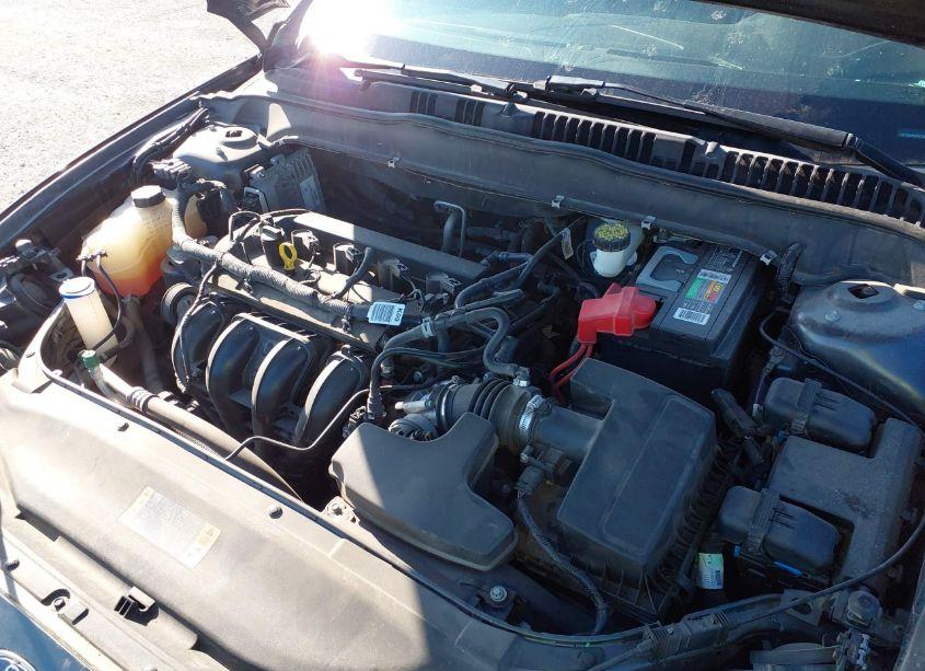 Photo 10 of 2018 Ford Fusion S (VIN 3FA6P0G75JR186604)