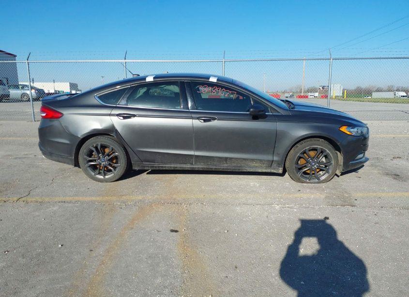 Photo 14 of 2018 Ford Fusion S (VIN 3FA6P0G75JR186604)