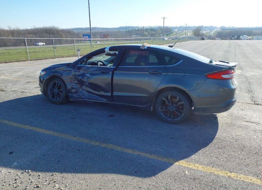 Photo 15 of 2018 Ford Fusion S (VIN 3FA6P0G75JR186604)