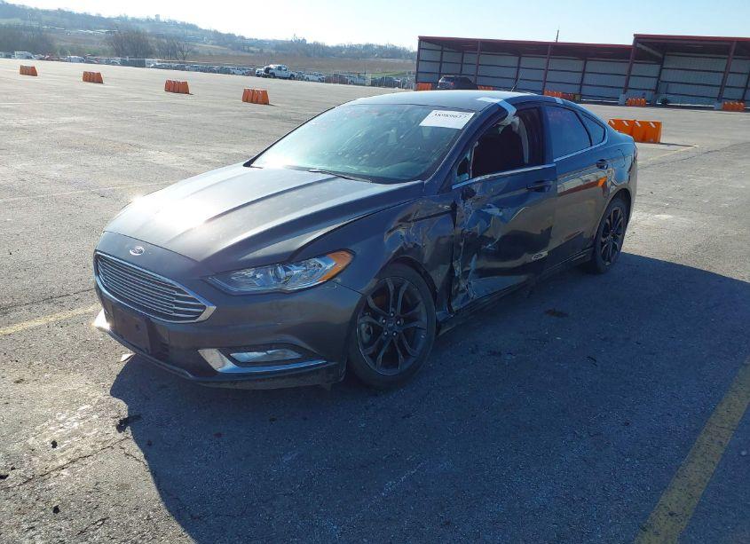 Photo 2 of 2018 Ford Fusion S (VIN 3FA6P0G75JR186604)