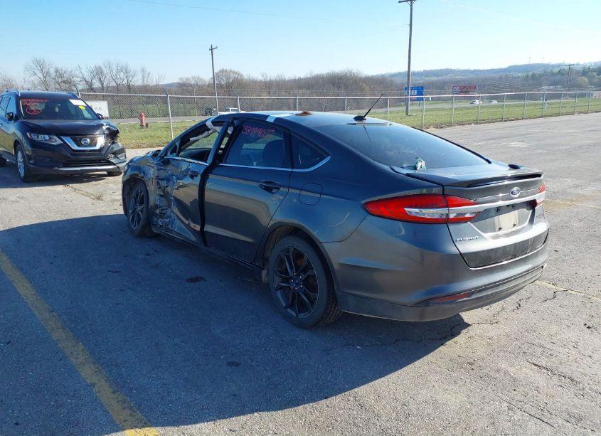 Photo 3 of 2018 Ford Fusion S (VIN 3FA6P0G75JR186604)