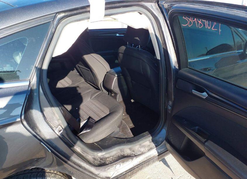 Photo 8 of 2018 Ford Fusion S (VIN 3FA6P0G75JR186604)