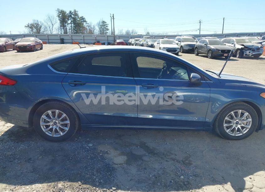 Photo 13 of 2018 Ford Fusion S (VIN 3FA6P0G75JR273385)
