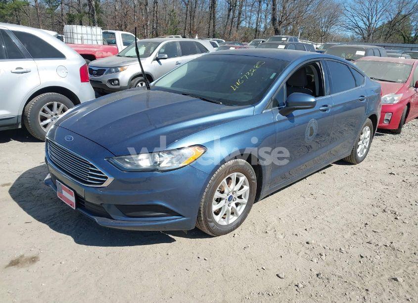 Photo 2 of 2018 Ford Fusion S (VIN 3FA6P0G75JR273385)