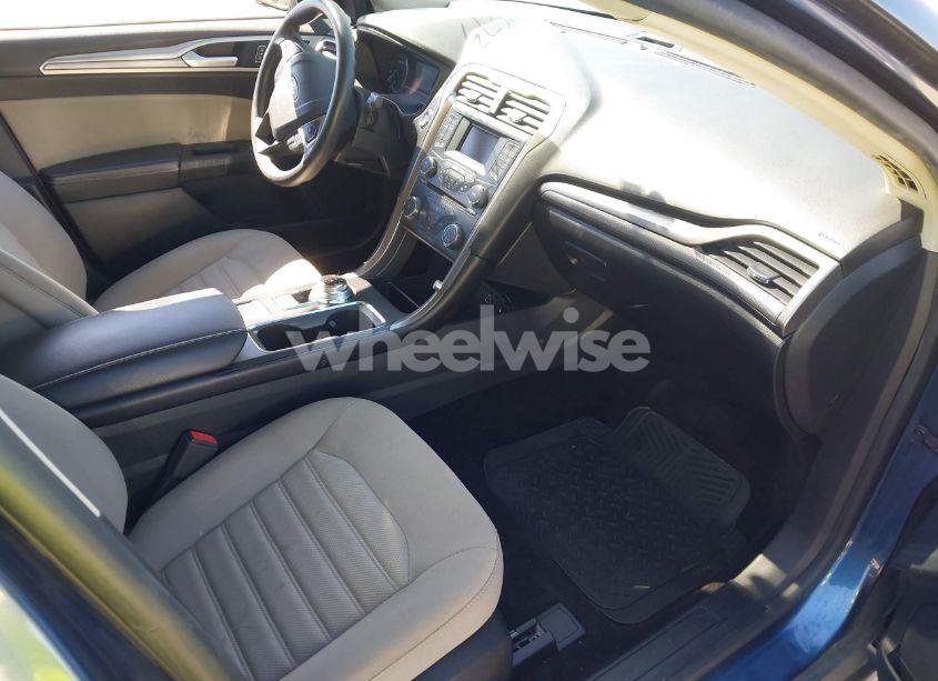 Photo 5 of 2018 Ford Fusion S (VIN 3FA6P0G75JR273385)