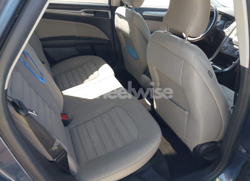 Photo 8 of 2018 Ford Fusion S (VIN 3FA6P0G75JR273385)