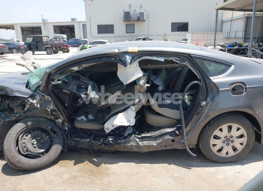 Photo 14 of 2020 Ford Fusion S (VIN 3FA6P0G75LR200844)