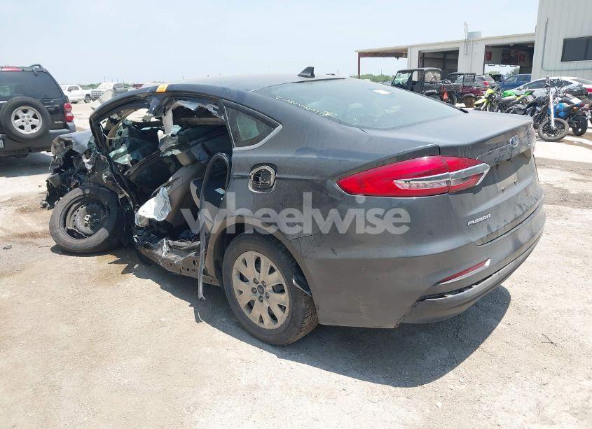 Photo 3 of 2020 Ford Fusion S (VIN 3FA6P0G75LR200844)