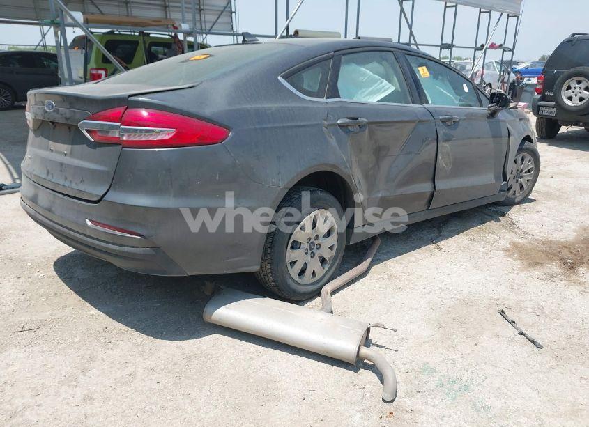 Photo 4 of 2020 Ford Fusion S (VIN 3FA6P0G75LR200844)