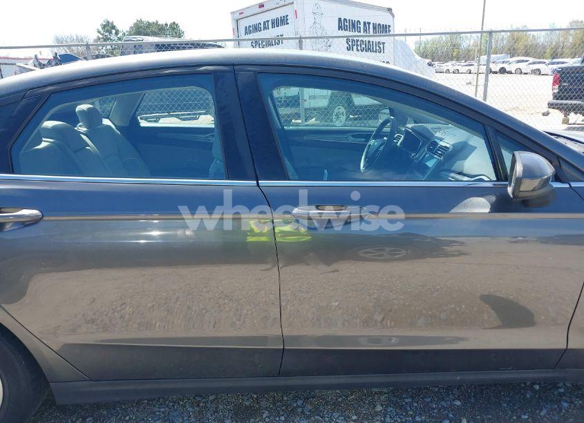 Photo 14 of 2020 Ford Fusion S (VIN 3FA6P0G75LR260266)