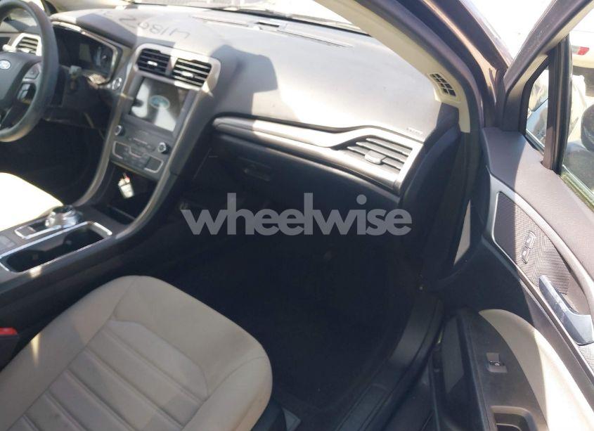 Photo 5 of 2020 Ford Fusion S (VIN 3FA6P0G75LR260266)