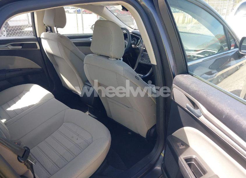 Photo 8 of 2020 Ford Fusion S (VIN 3FA6P0G75LR260266)