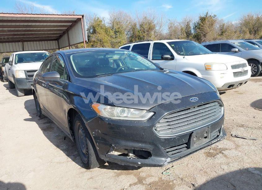 2013 Ford Fusion S (VIN 3FA6P0G76DR107641) main photo