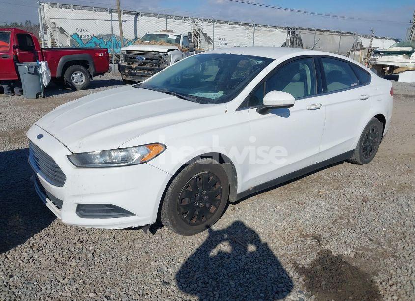 Photo 2 of 2013 Ford Fusion S (VIN 3FA6P0G76DR211501)