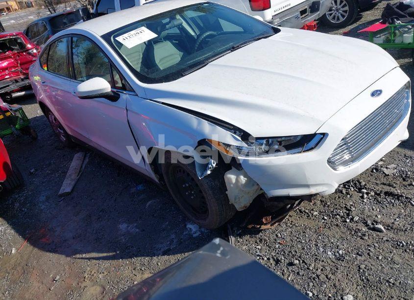 2013 Ford Fusion S (VIN 3FA6P0G76DR375301) main photo