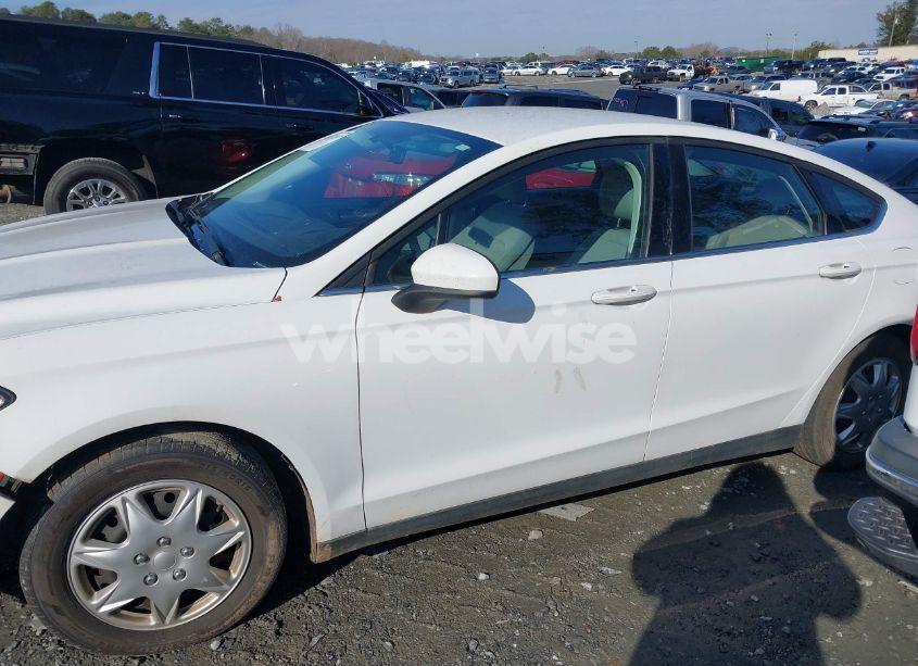 Photo 14 of 2013 Ford Fusion S (VIN 3FA6P0G76DR375301)