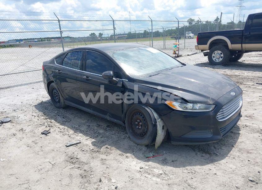 2014 Ford Fusion S (VIN 3FA6P0G76ER167887) main photo