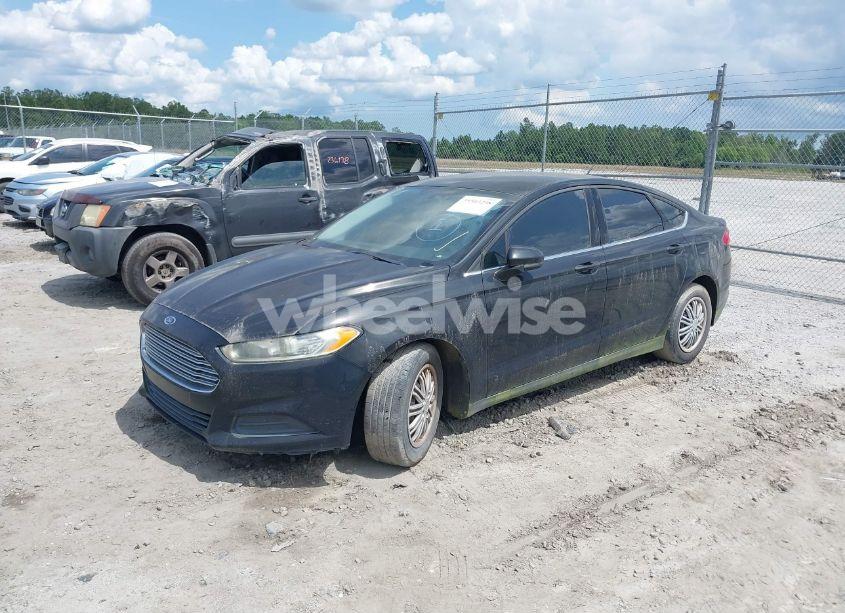 Photo 2 of 2014 Ford Fusion S (VIN 3FA6P0G76ER167887)