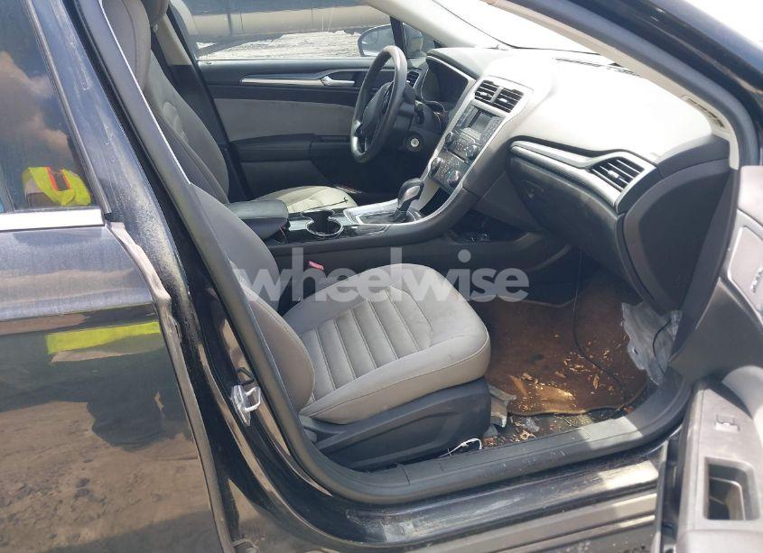 Photo 5 of 2014 Ford Fusion S (VIN 3FA6P0G76ER167887)