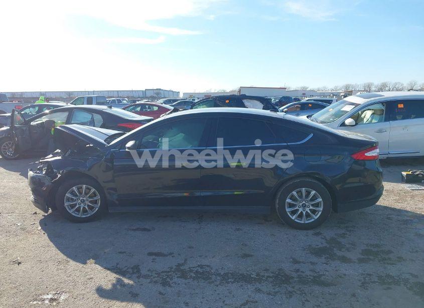 Photo 14 of 2015 Ford Fusion S (VIN 3FA6P0G76FR104726)