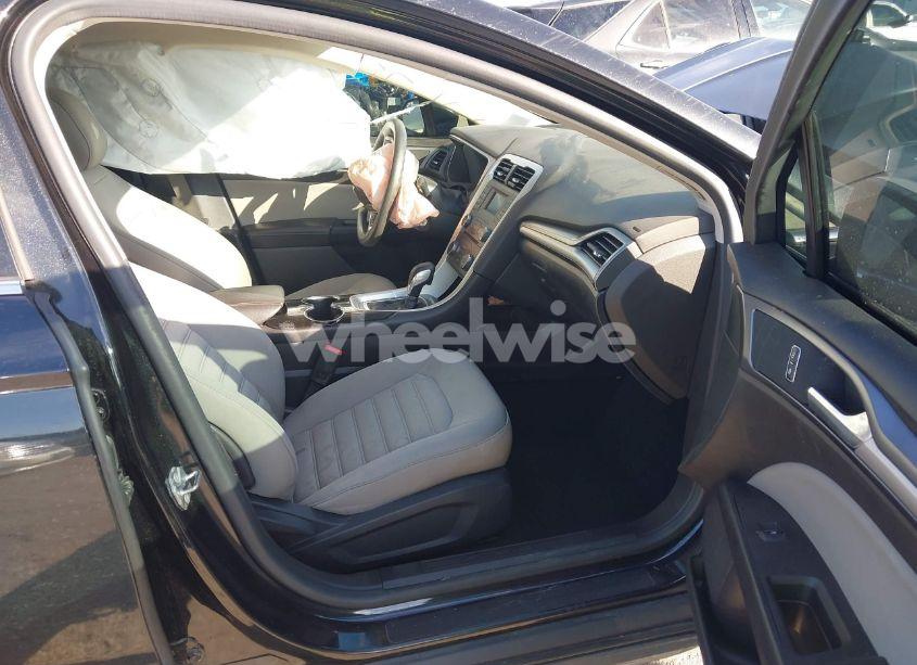 Photo 5 of 2015 Ford Fusion S (VIN 3FA6P0G76FR104726)