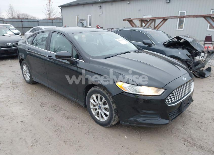 2015 Ford Fusion S (VIN 3FA6P0G76FR106251) main photo