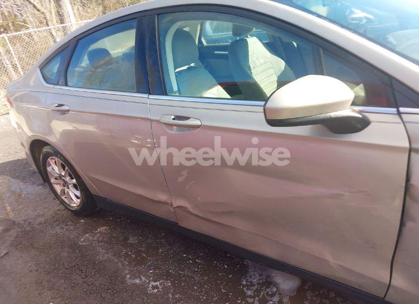 Photo 13 of 2015 Ford Fusion S (VIN 3FA6P0G76FR256344)